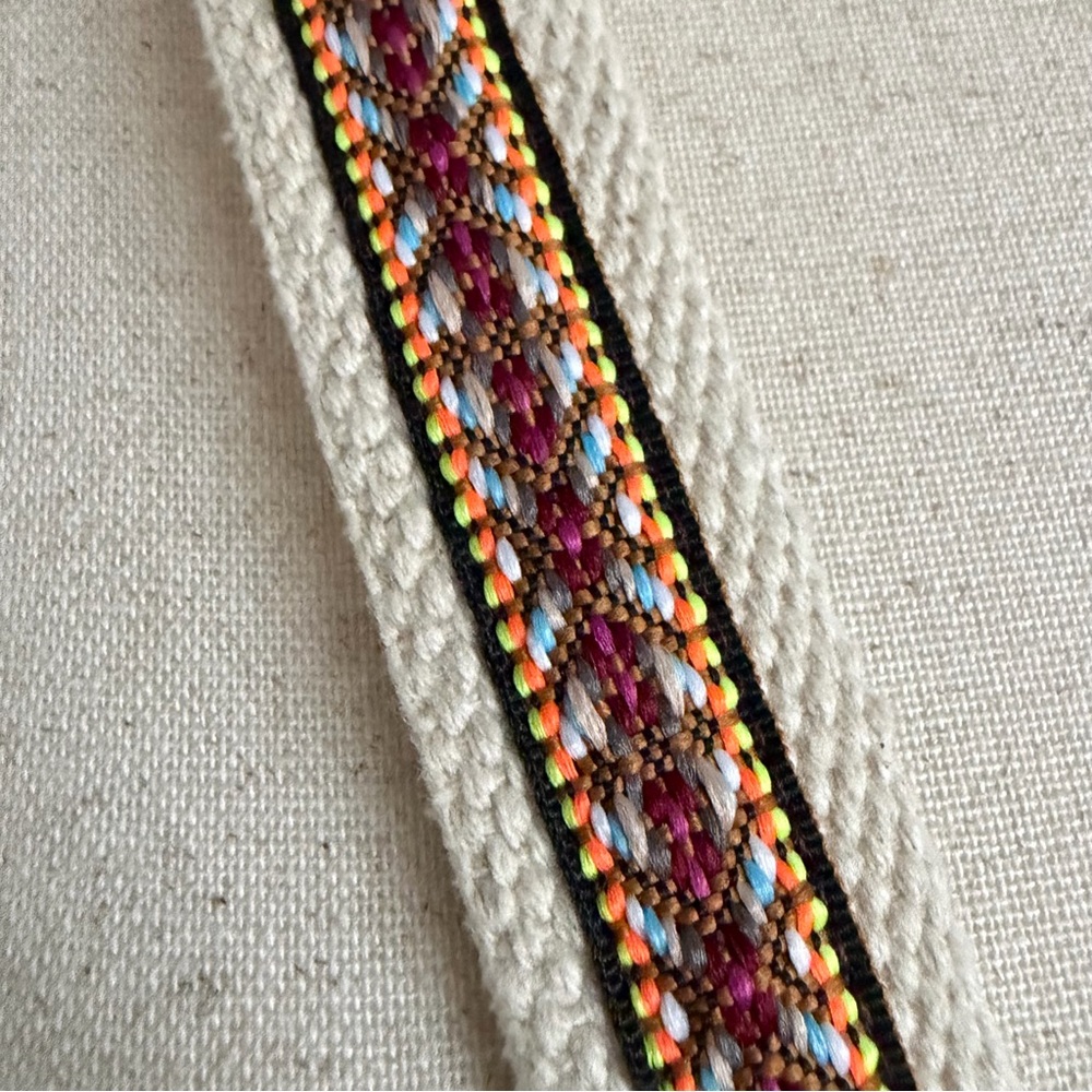 Panache Apparel Aztec Tribal Western Woven Patterned Crossbody Purse - Picture 5 of 14